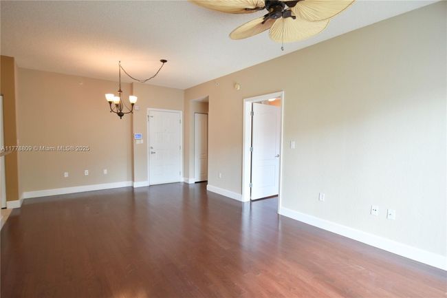 APT-429 - 6001 Sw 70 Th St, Condo with 3 bedrooms, 2 bathrooms and null parking in South Miami FL | Image 9
