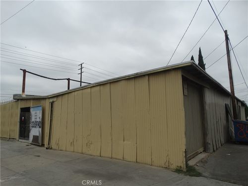 8132 S Central Ave, Los Angeles, CA, 90001-3322 | Card Image