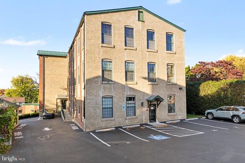 301-541 Washington Ave, Phoenixville, PA, 19460-3780 | Card Image