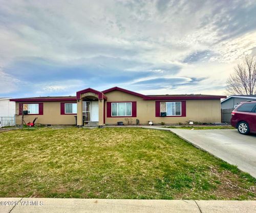 6104 Crestfields Rd, Yakima, WA, 98903-2440 | Card Image