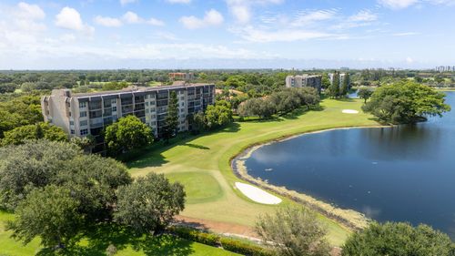 apt-704-3300 W Rolling Hills Cir, Davie, FL, 33328-1947 | Card Image