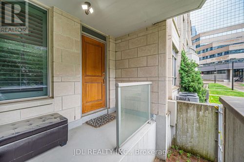 th07-761 Bay St, Toronto, ON, M5G2R2 | Card Image