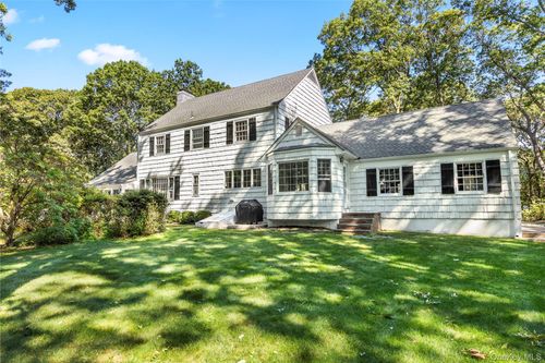 70 Meadow Rd, Setauket, NY, 11733-1543 | Card Image