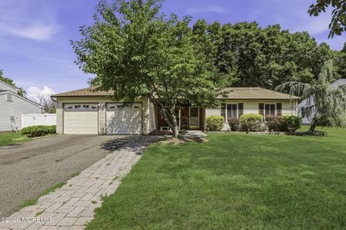 18 Snowdrift Ln, Howell, NJ, 07731-2243 | Card Image