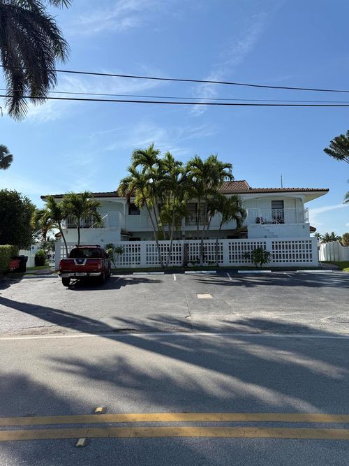 apt-1b-2613 Ne 28th Ct, Lighthouse Point, FL, 33064-8200 | Card Image