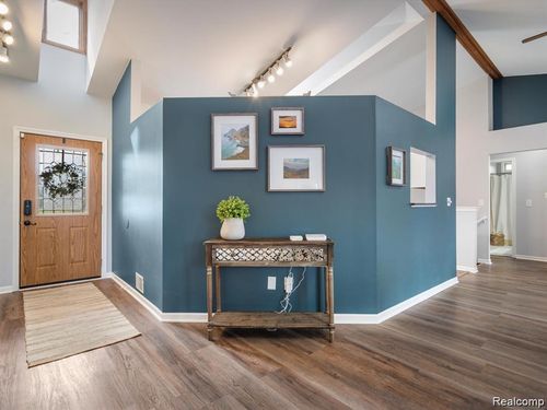 2165 Dublin Ct, Ortonville, MI, 48462-8597 | Card Image
