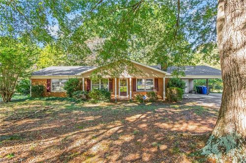 466 Pine Forest Drive, Kernersville, NC, 27284 | Card Image