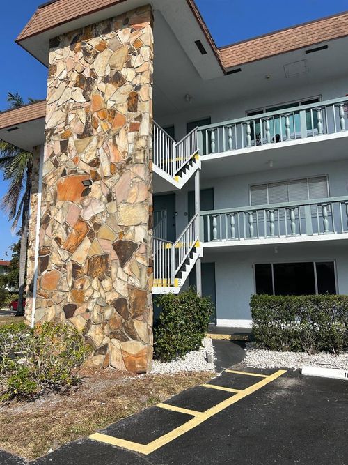 102-2200 Springdale Blvd, Palm Springs, FL, 33461-6386 | Card Image