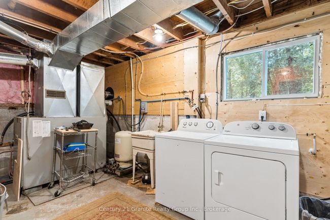 10979 Highway 118, House other with 3 bedrooms, 1 bathrooms and 8 parking in Algonquin Highlands ON | Image 22