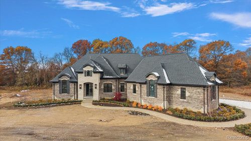 1597 Vista Dr, Oakland, MI, 48363-2755 | Card Image