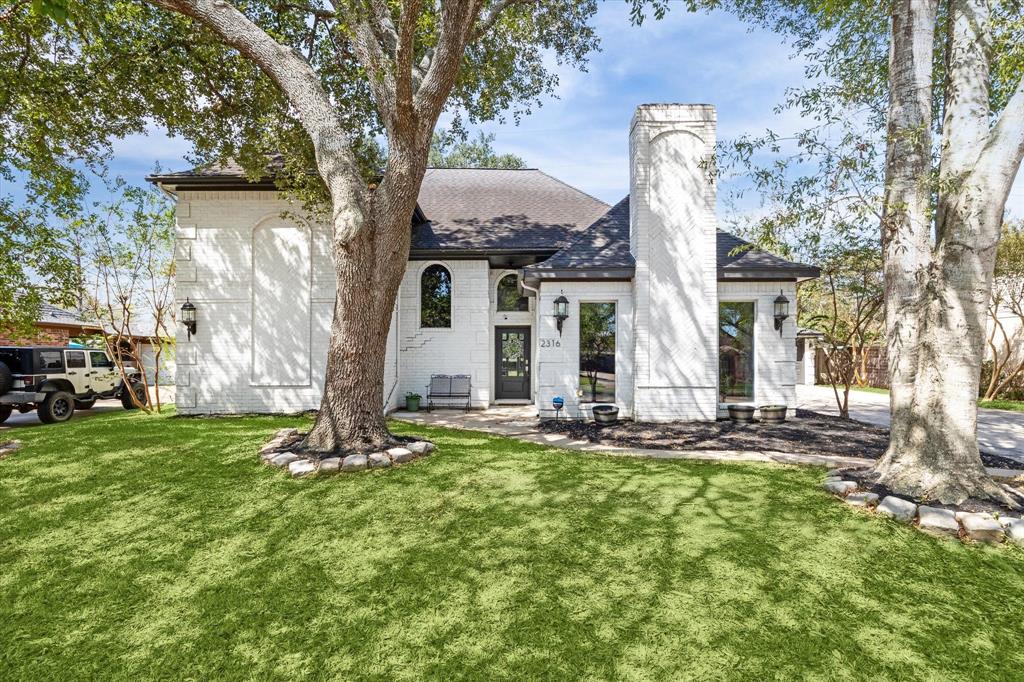 Country Club Dr, Pearland, TX 77581