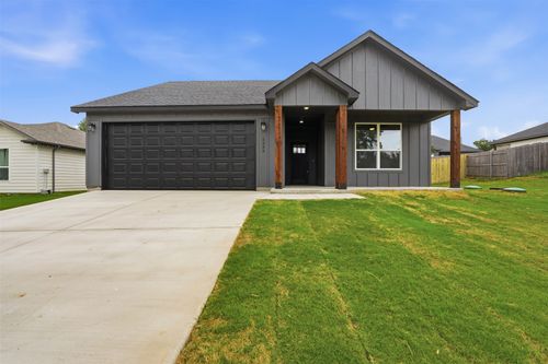 5423 Firewood Trl, Granbury, TX, 76048-6527 | Card Image