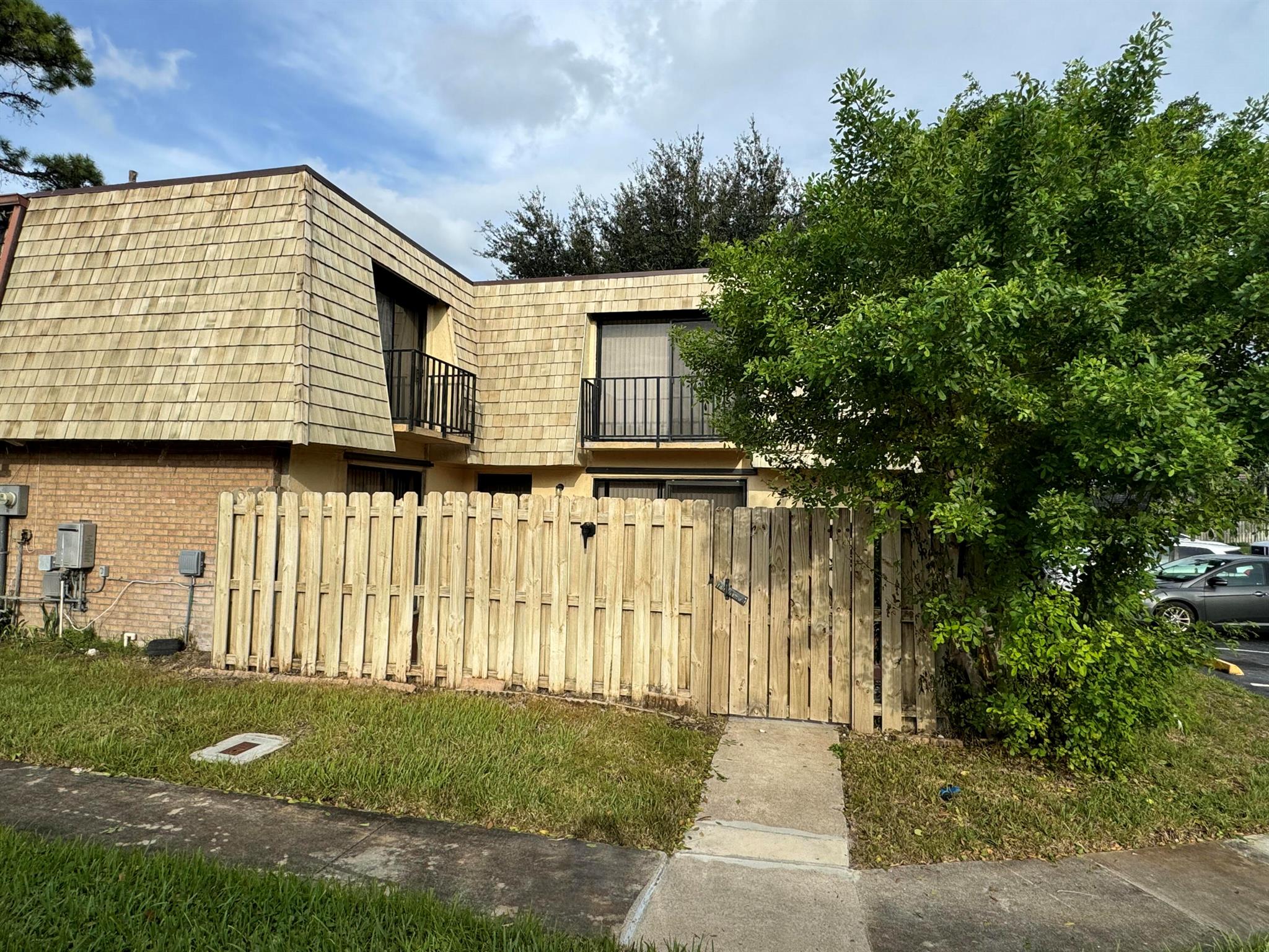 Woodland Rd, Palm Springs, FL 33461