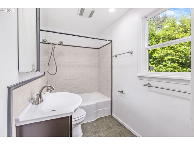 1391 W 5 Th Ave, House other with 3 bedrooms, 1 bathrooms and 1 parking in Eugene OR | Image 12