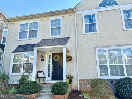 605 Coventry Pointe Ln, Pottstown, PA, 19465-7478 | Card Image