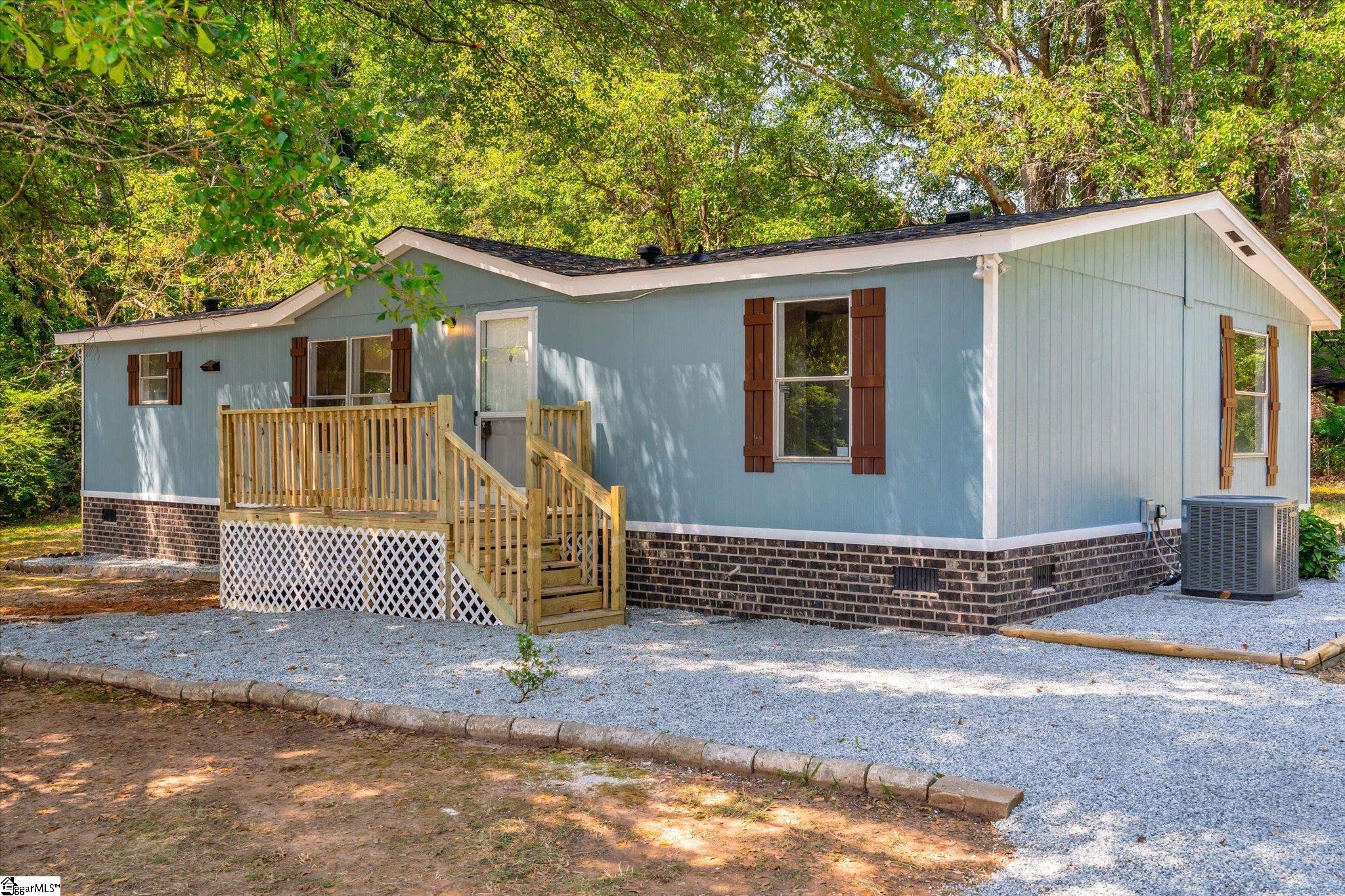 Ware St, Piedmont, SC 29673