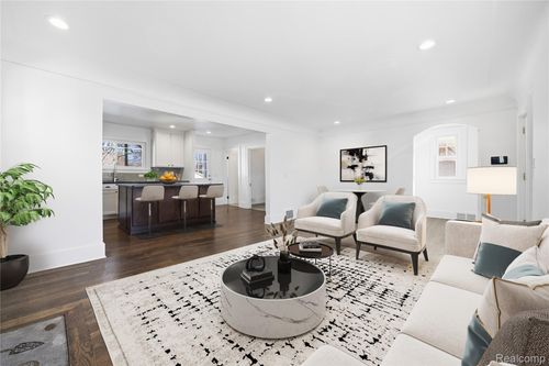 827 Longfellow Avenue, Royal Oak Charter Township, MI, 48067 | Card Image