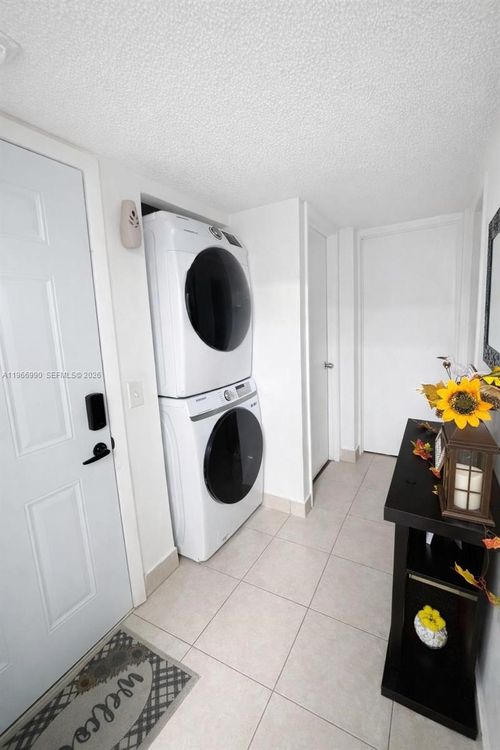 apt-121-8460 Sw 154th Circle Ct, Miami, FL, 33193-1262 | Card Image