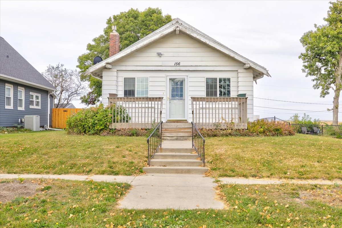 Washington Ave, Elkhart, IA 50073