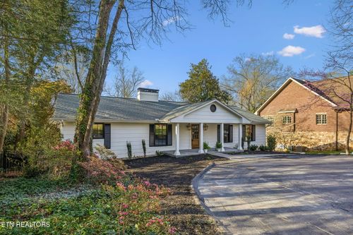 7004 Stone Mill Dr, Knoxville, TN, 37919-7328 | Card Image