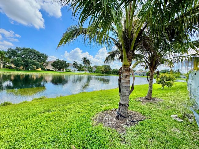 16515 Ruby Lk, House other with 4 bedrooms, 3 bathrooms and null parking in Weston FL | Image 37