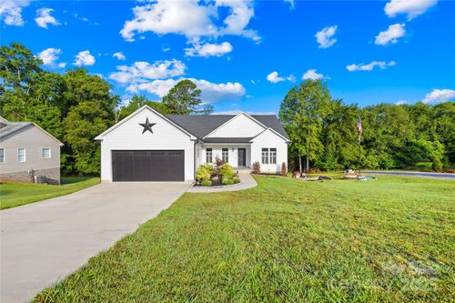 300 Hidden Creek Dr, Shelby, NC, 28152-8193 | Card Image