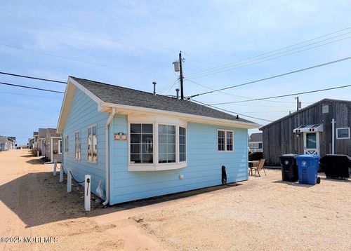 31 E Cormorant Way, Lavallette, NJ, 08735-1304 | Card Image