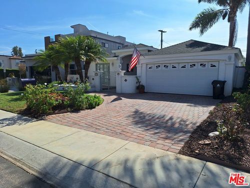 7539 Denrock Ave, Los Angeles, CA, 90045-1018 | Card Image