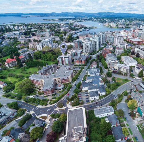 810 Humboldt St, Victoria, BC, V8V5B1 | Card Image