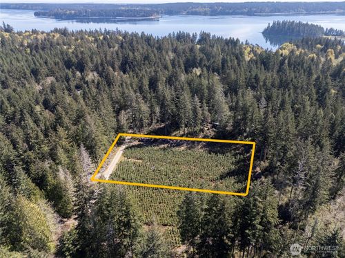 101 Andrejs Road, Shelton, WA, 98584 | Card Image