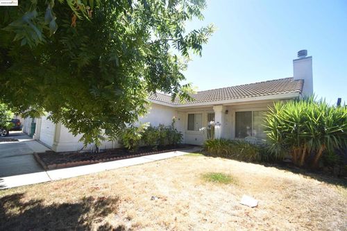 2960 Hebron Ln, Stockton, CA, 95206-6037 | Card Image