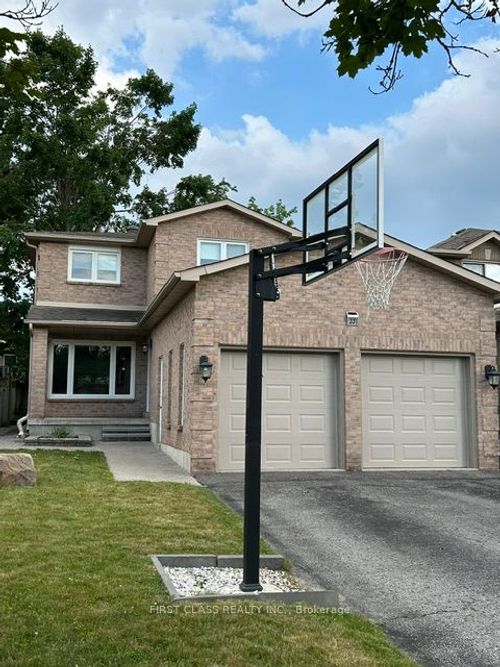 33 Mcveigh Dr, Barrie, ON, L4N7E3 | Card Image
