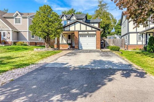 3631 Shadbush Crt, Mississauga, ON, L5L1X8 | Card Image