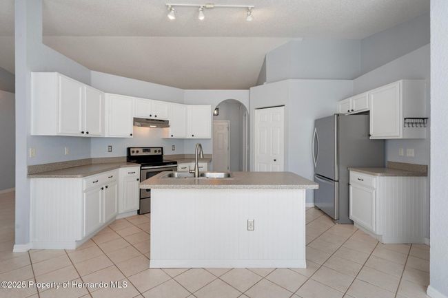 8408 Nuzum Rd, House other with 3 bedrooms, 2 bathrooms and null parking in Weeki Wachee FL | Image 11