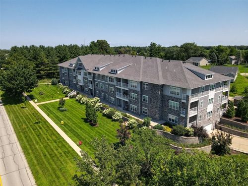 260 N Scott Blvd, Iowa City, IA, 52245-4118 | Card Image