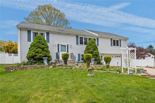 190 Curran Rd, Cumberland, RI, 02864-7300 | Card Image