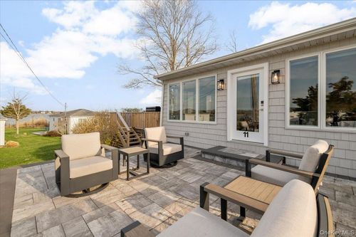 11-73 W Tiana Rd, Hampton Bays, NY, 11946-3626 | Card Image
