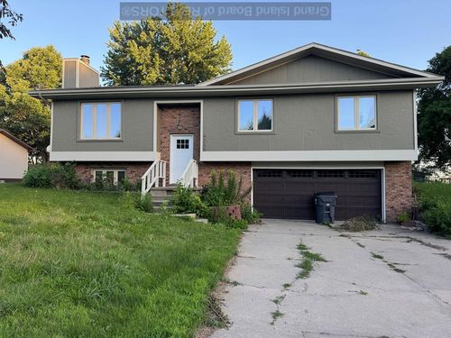 4235 Calvin Dr, Grand Island, NE, 68801-8709 | Card Image
