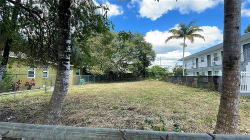 1255 Nw 60th St, Miami, FL, 33142-8206 | Card Image