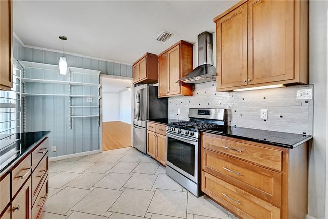 1203 W 40 Th St, House other with 3 bedrooms, 2 bathrooms and 4 parking in Austin TX | Image 4