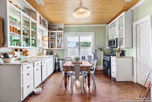 MAIN HOUSE KITCHEN | Image 17