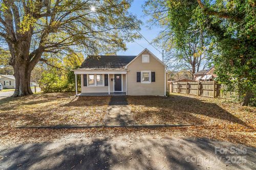 601 W 2nd St, Cherryville, NC, 28021-2732 | Card Image