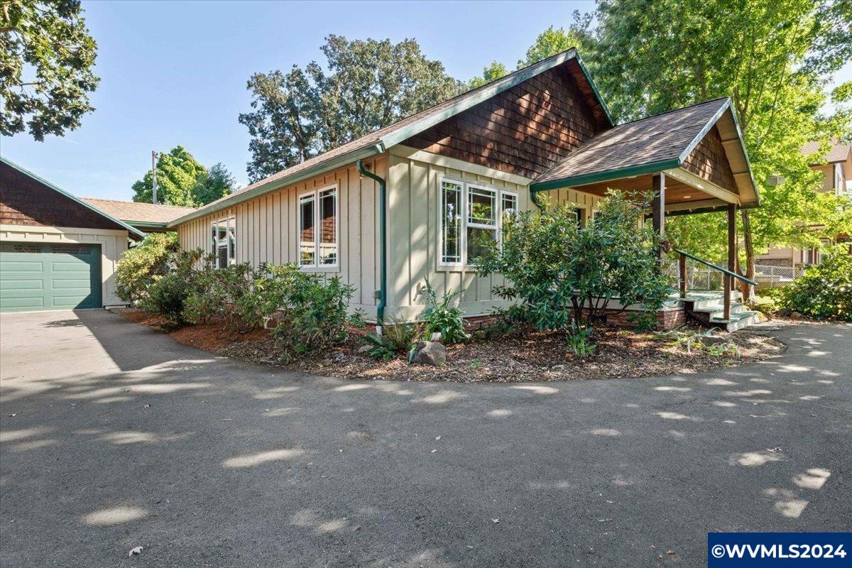 Hayter St, Dallas, OR 97338