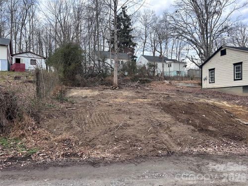 1618 Hayes Pl Nw, Lenoir, NC, 28645-5029 | Card Image