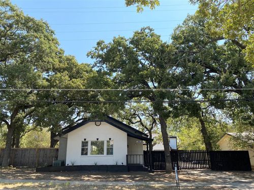 2913 Hunter St, Fort Worth, TX, 76112-7125 | Card Image