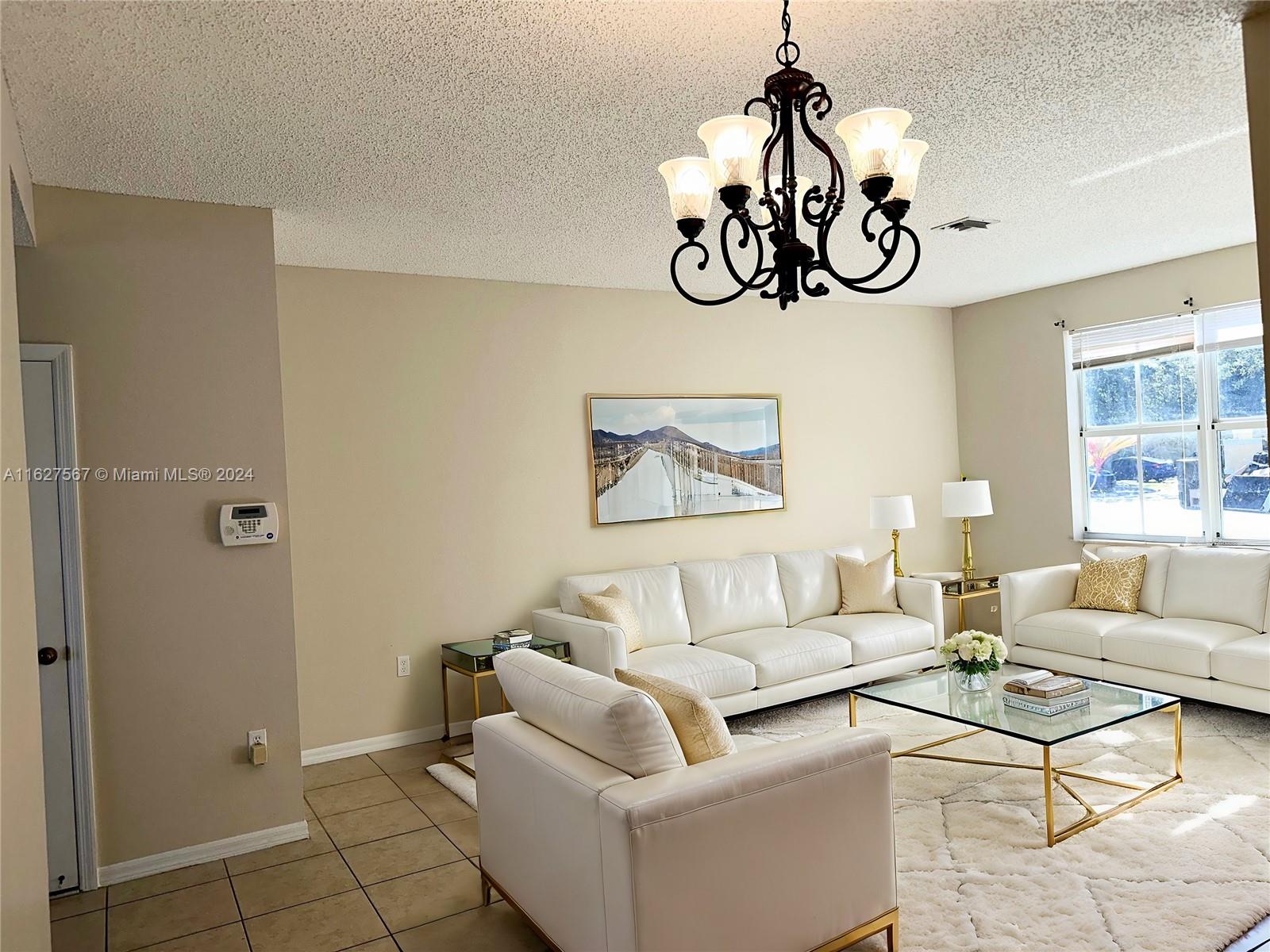 9th St, Homestead, FL 33033