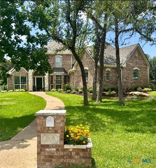 365 Green Park Dr, Belton, TX, 76513-6900 | Card Image