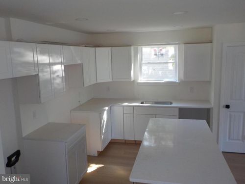 300 Lincoln Ave, PAULSBORO, NJ, 08066-1131 | Card Image