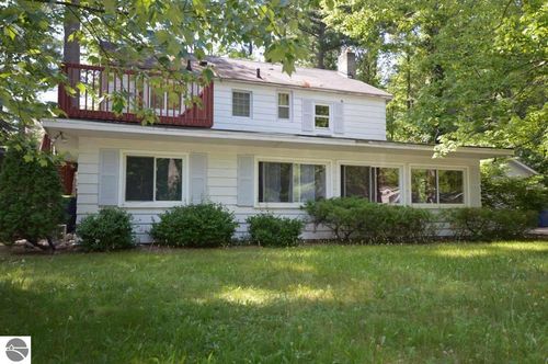 316 Huron St, Traverse City, MI, 49686-3574 | Card Image