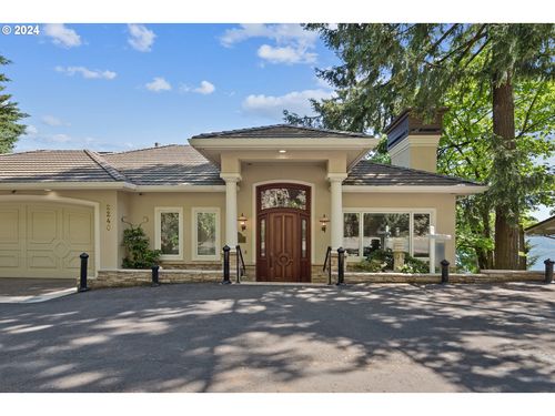 2240 Summit Ct, Lake Oswego, OR, 97034-3618 | Card Image
